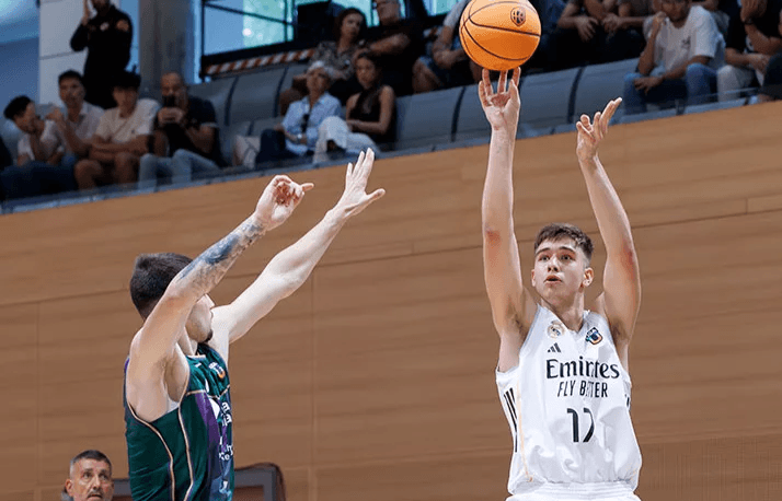 Егор Амосов набрал 42 очка в матче Liga U